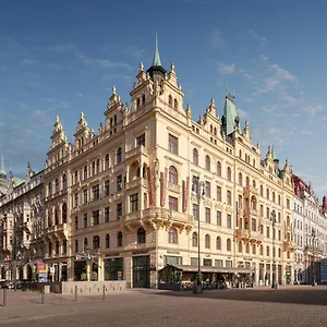 Kings Court Отель