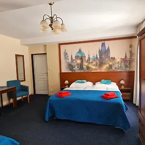 Hotel Aaron